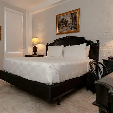 Chateau Hotel 3*