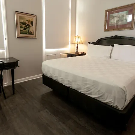 Chateau Hotel 3*