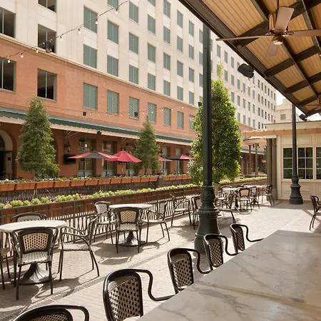 Hotel Caesars New Orleans, A Caesars Destination