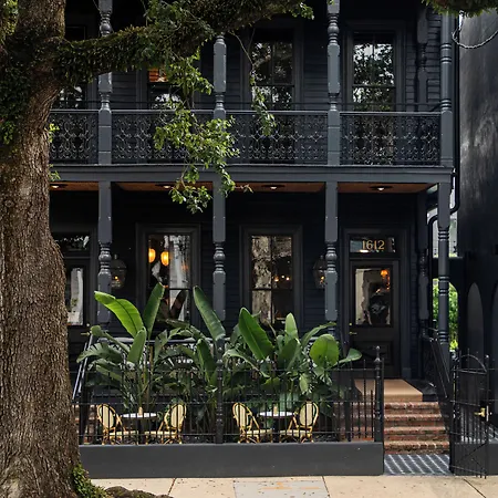 The Prytania Oaks Inn