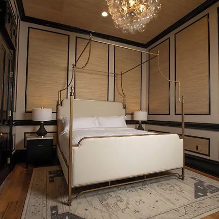 The Prytania Oaks Inn
