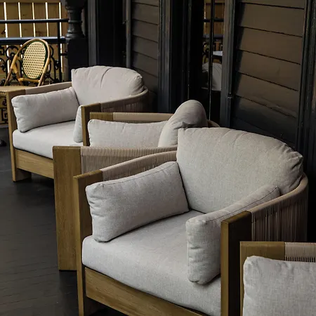 The Prytania Oaks Inn