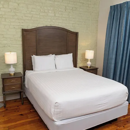 On Ursulines, A French Quarter 3* New Orleans