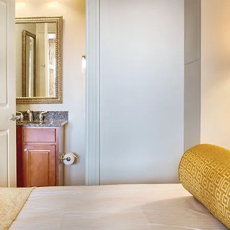 Club Wyndham La Belle Maison New Orleans