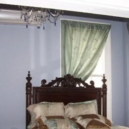 Oakview 4* New Orleans
