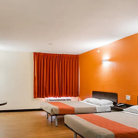Hotel 6-new Orleans, La - Near Downtown