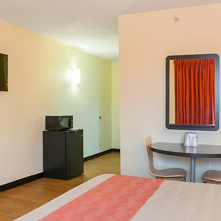 6-new Orleans, La - Near Downtown Hotel