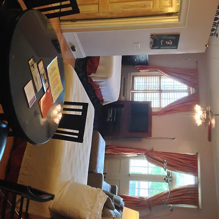 Saint Philip Hotel 3*