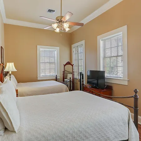 Hotel Grenoble House New Orleans