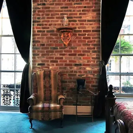 Hotel The Olivier House