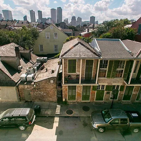 Lafitte & Bar