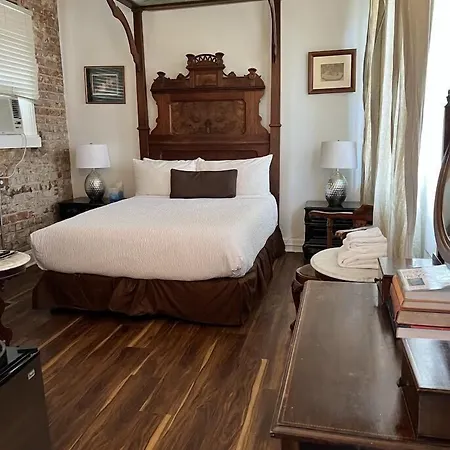 Lafitte & Bar Hotel 3*