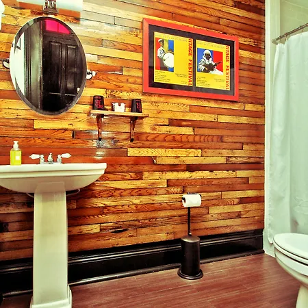 Royal Street Inn & Bar 3*