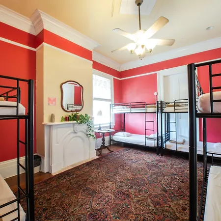 Hostel Auberge Nola