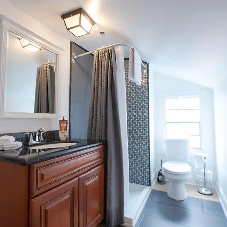 Hostel Auberge Nola *