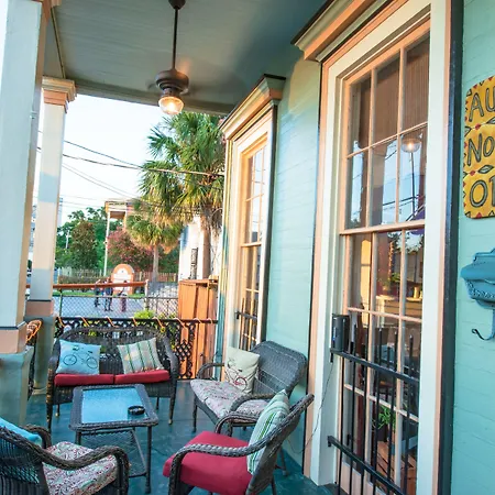 Hostel Auberge Nola *