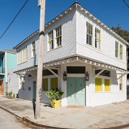 Fabulous 4 Bath Historic Bakery New Orleans