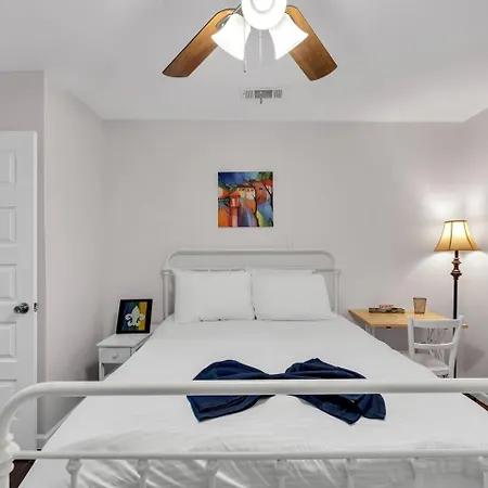 Nola Retreat W Private Backyard Jazz Fest Ready Holiday home *