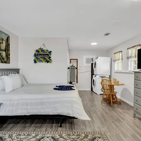 Nola Retreat W Private Backyard Jazz Fest Ready Holiday home *