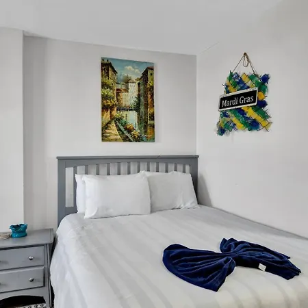 Nola Retreat W Private Backyard Jazz Fest Ready Holiday home