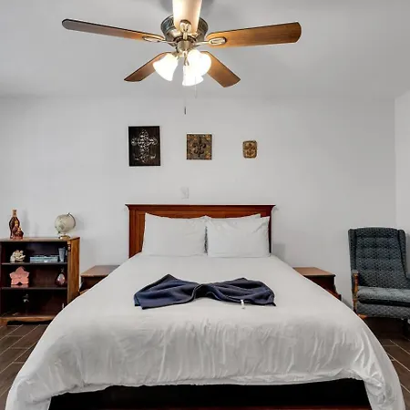 Nola Retreat W Private Backyard Jazz Fest Ready Holiday home *