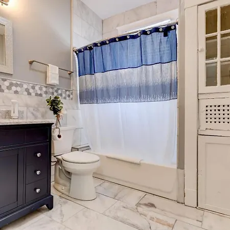 2bd 2ba Short Walk To Jazz Fest Park Apartment