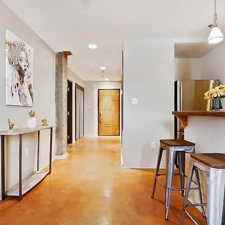 Group Getaway - 2 Modern 3br-2ba Warehouse Flats - 6 Bedrooms & 4 Baths Total * New Orleans