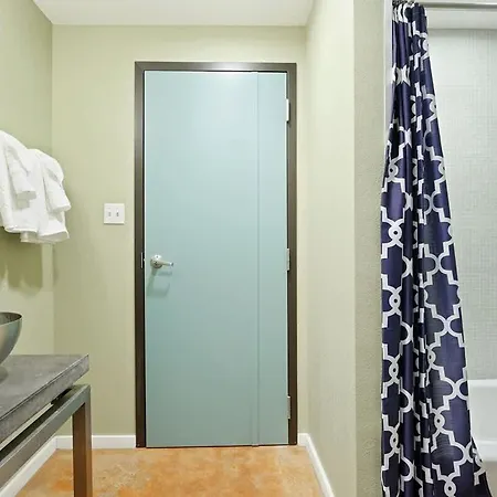 Group Getaway - 2 Modern 3br-2ba Warehouse Flats - 6 Bedrooms & 4 Baths Total New Orleans