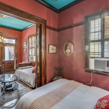 Royal Barracks 3*