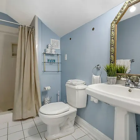 Apartment Comfortable Rooms Near All Nola Hot Spots