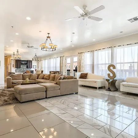 Modern, Spacious With Luxury Amenities 3* New Orleans