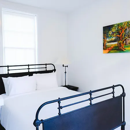 Hotel Royal Frenchmen And Bar 4*