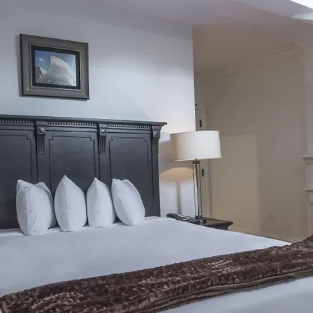 Hotel Royal Frenchmen And Bar