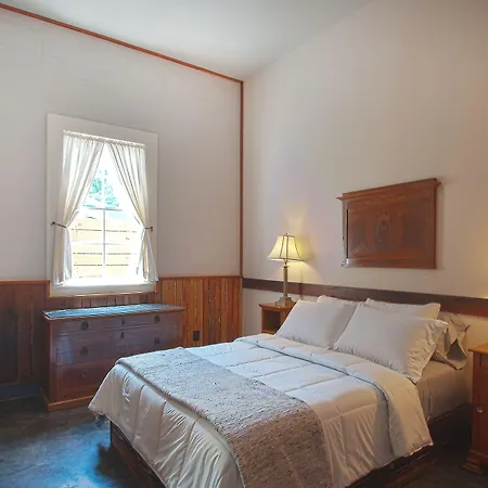 Bed & Breakfast At The Old Jail New Orleans