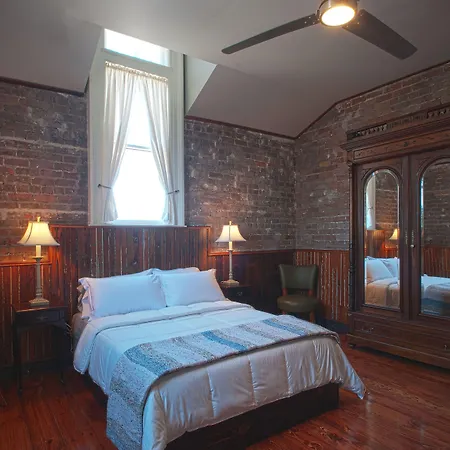 At The Old Jail Bed & Breakfast 3*