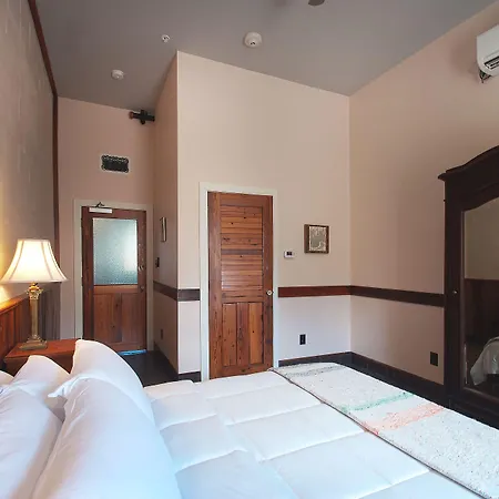 Bed & Breakfast At The Old Jail