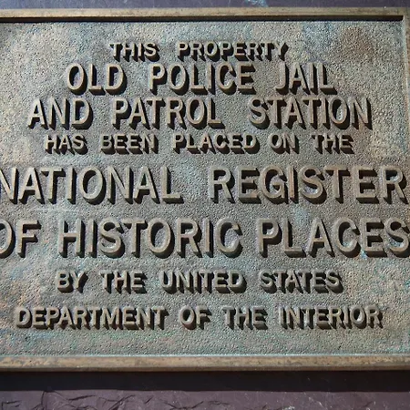Bed & Breakfast At The Old Jail 3*