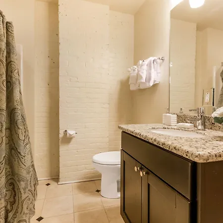 Stunning - Near Fq And Bourbon Aparthotel 4*