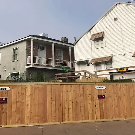 Magazine Mansion Motel 3*