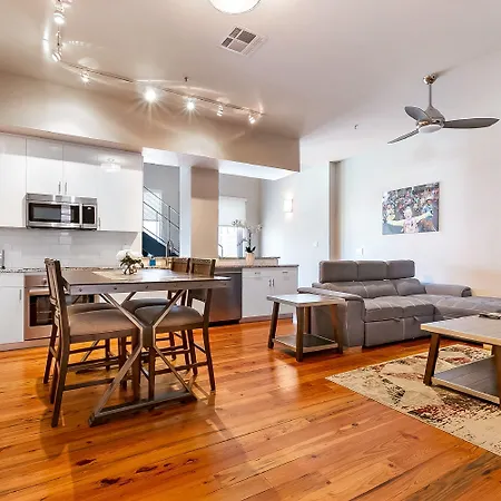 California Building By Hosteeva Apartment New Orleans