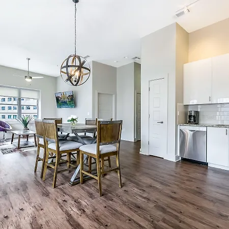 California Building By Hosteeva Apartment *