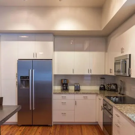 California Building By Hosteeva Apartment *
