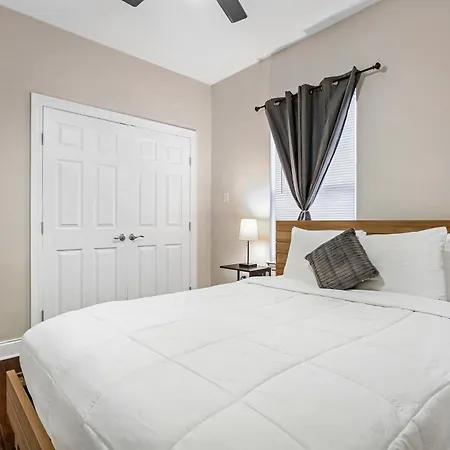 Luxury 2-bedroom Oasis With Open Living Space & Designer Touches Bed & Breakfast 3*