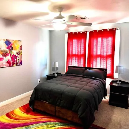 Gentilly With Off Street Parking And Jacuzzi Style Tub Holiday home