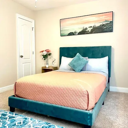 Gentilly With Off Street Parking And Jacuzzi Style Tub