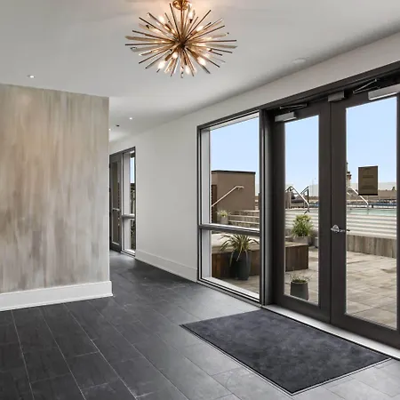 888 Baronne