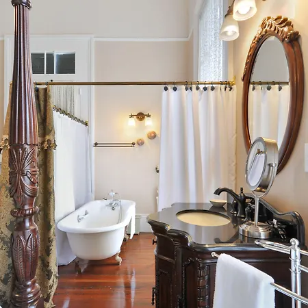 Ashton's Bed & Breakfast New Orleans