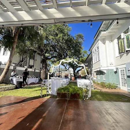 Bed & Breakfast Canal Street 3*