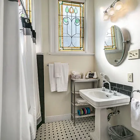 Canal Street Bed & Breakfast