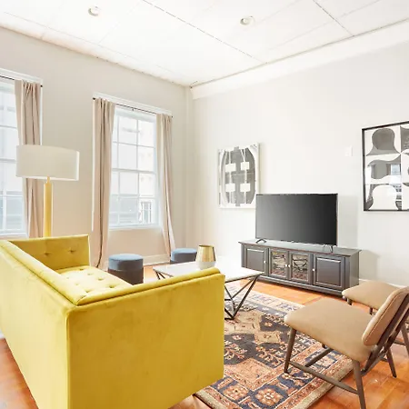 Sonder Baronne Manor